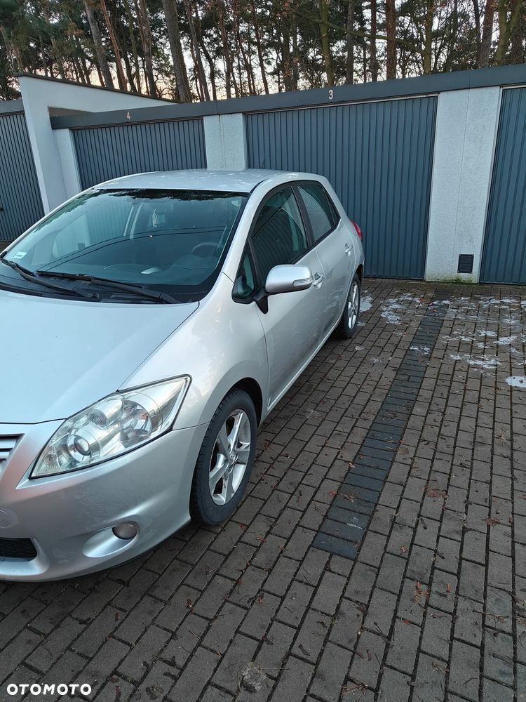 Toyota Auris 2.0 D-4D 2010 - 2