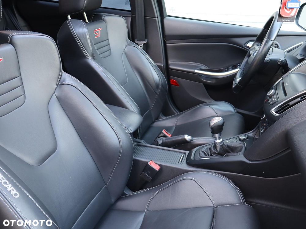 Ford Focus 2.0 EcoBoost ST mit Leder-Exclusiv-Paket - 10