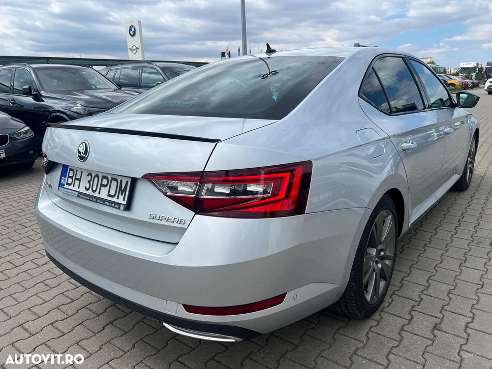 Skoda Superb 2.0 TDI DSG Sportline - 5