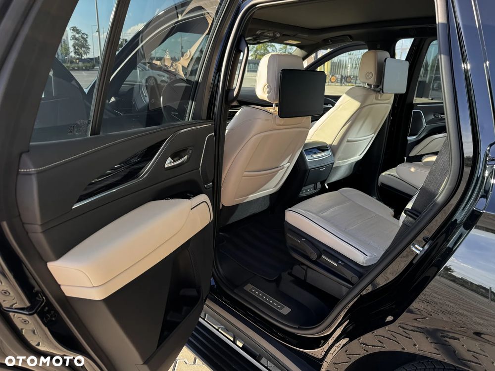 Cadillac Escalade 6.2 V8 AWD AT Platinum - 12