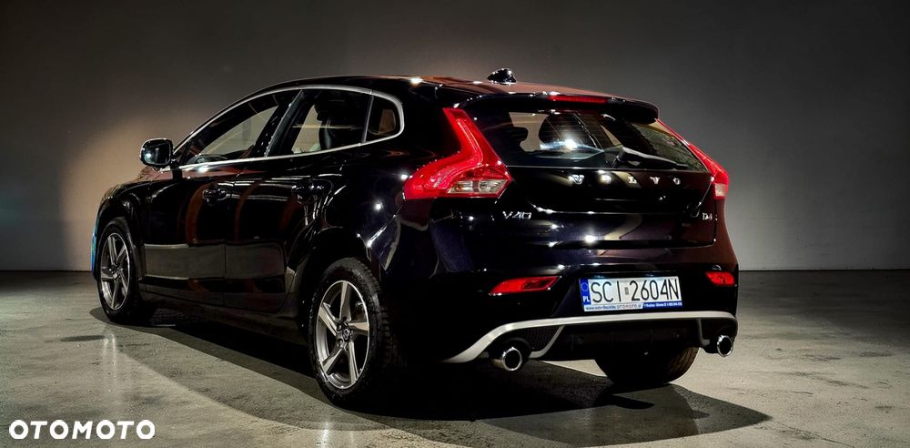 Volvo V40 D4 Drive-E R-Design Summum - 23