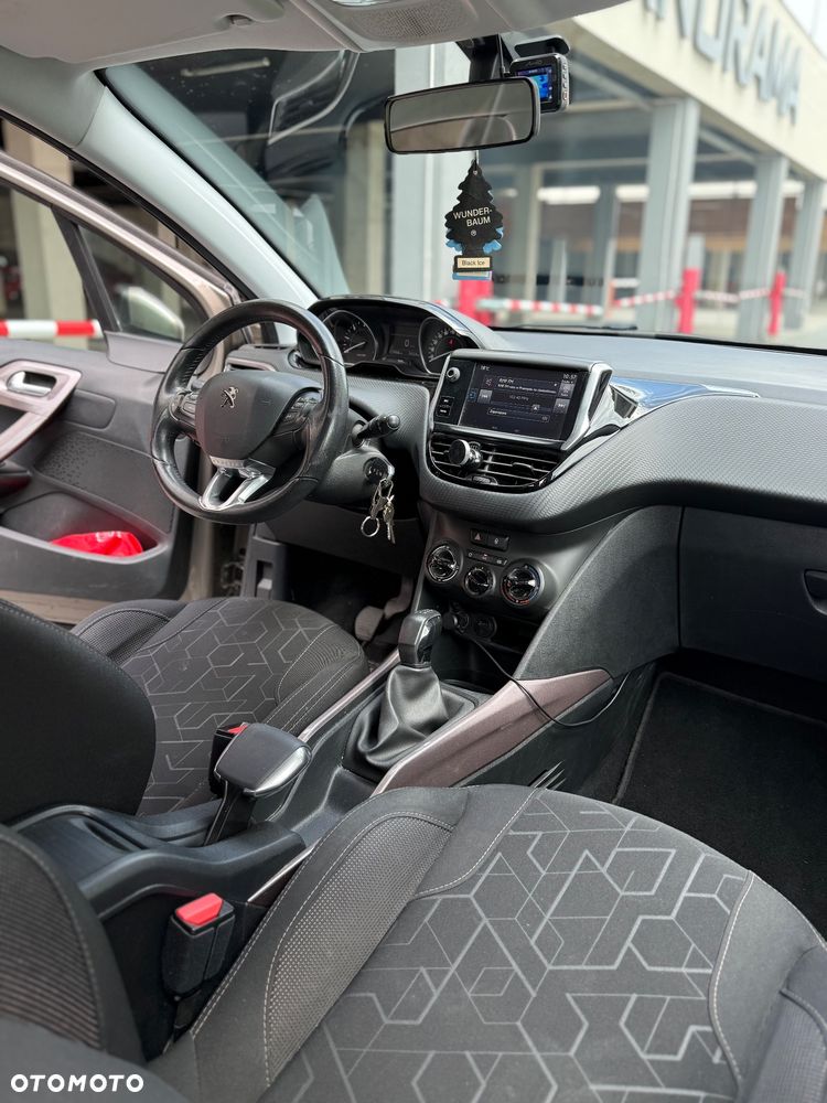 Peugeot 2008 BlueHDi 100 STOP & START Active - 8