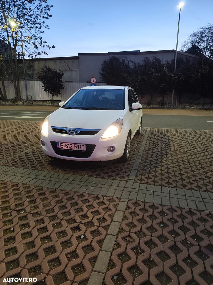Hyundai i20 - 12