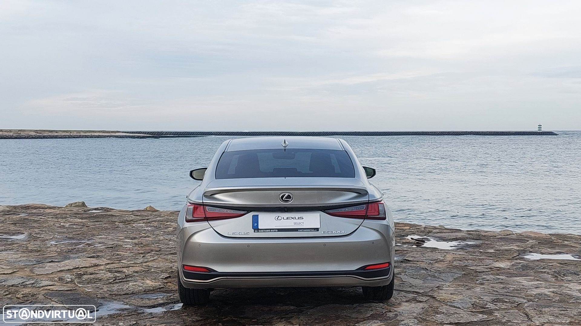 Lexus ES 300h Sport - 4