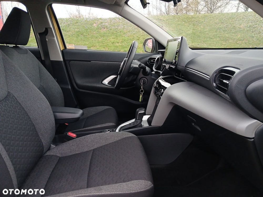 Toyota Yaris Cross Hybrid 1.5 Comfort 4x4 - 12