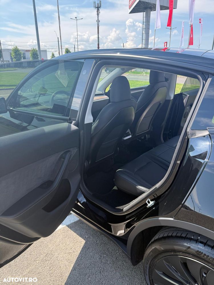 Tesla Model Y Long Range Dual Motor AWD - 7
