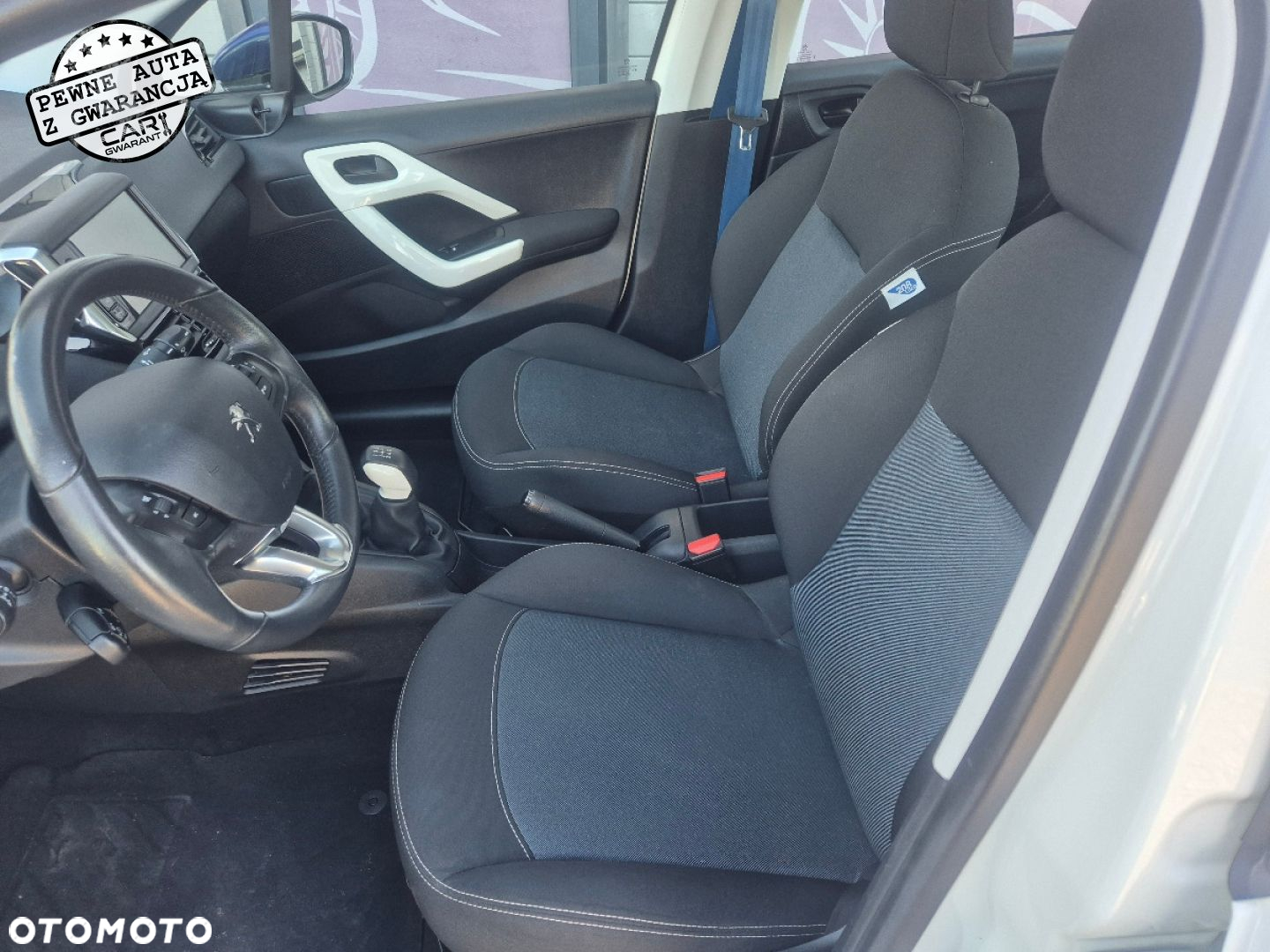 Peugeot 208 - 10