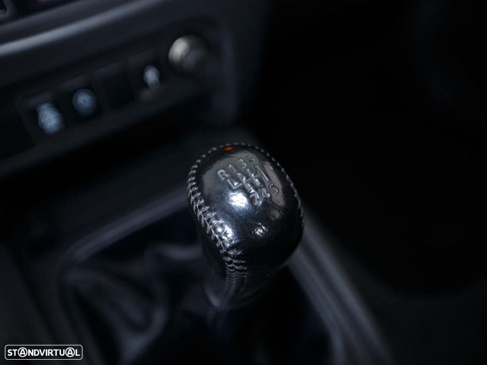 Mitsubishi L200 - 12