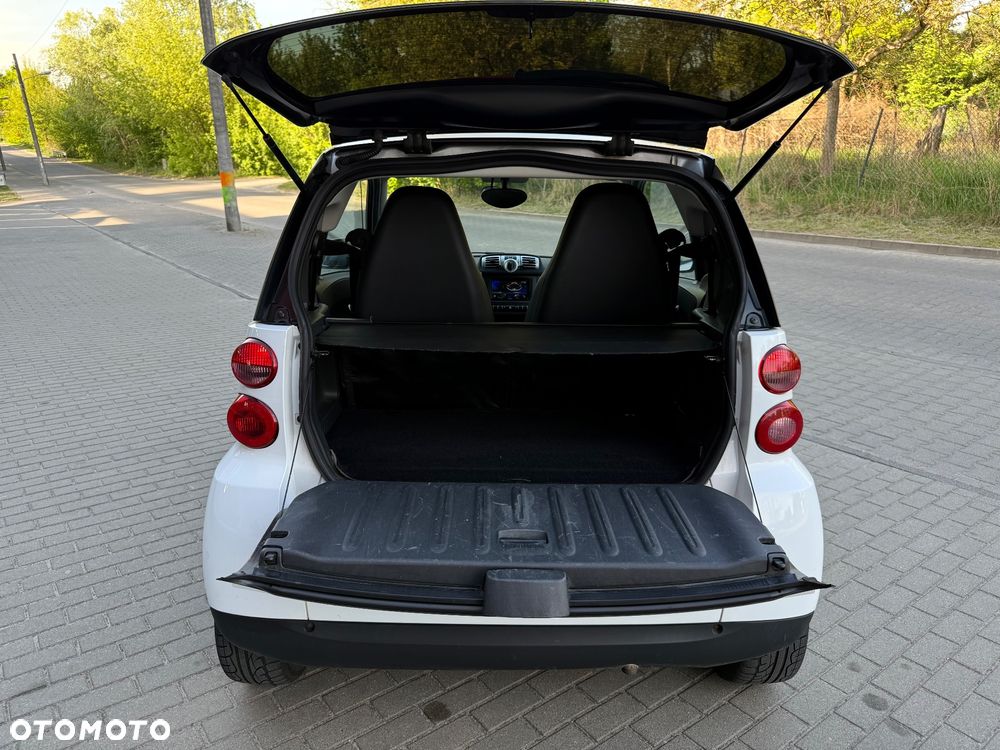 Smart Fortwo softouch black&white limited micro hybrid drive - 10