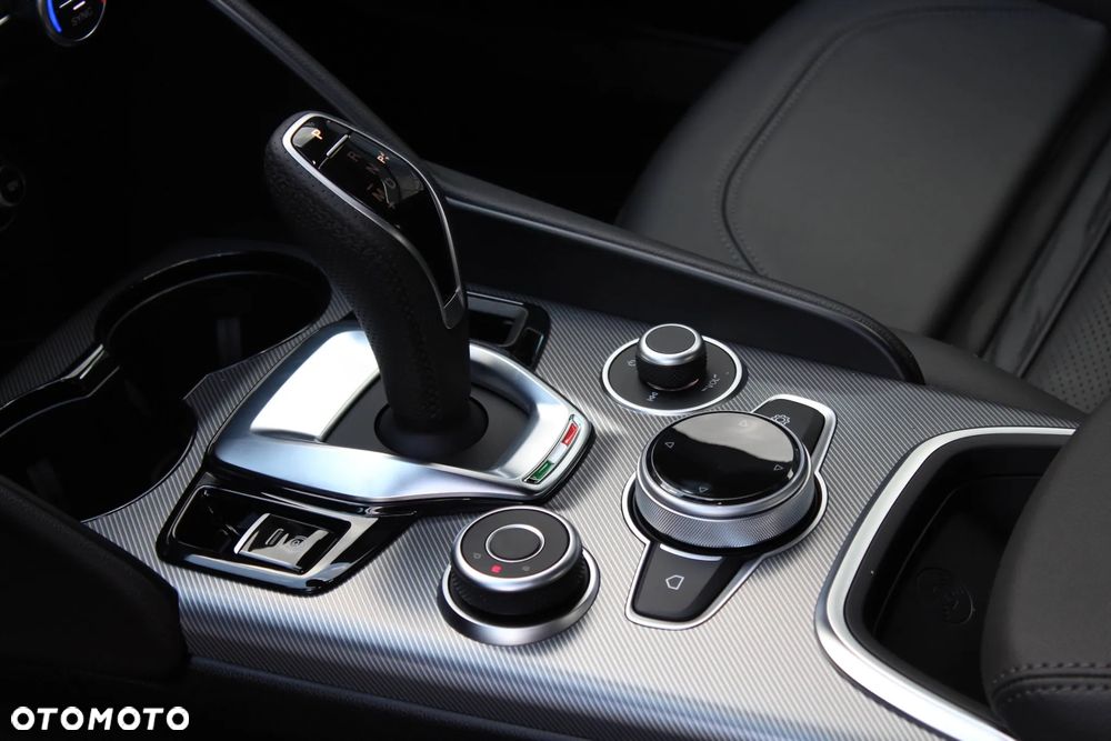 Alfa Romeo Giulia 2.0 Turbo Veloce Q4 - 10
