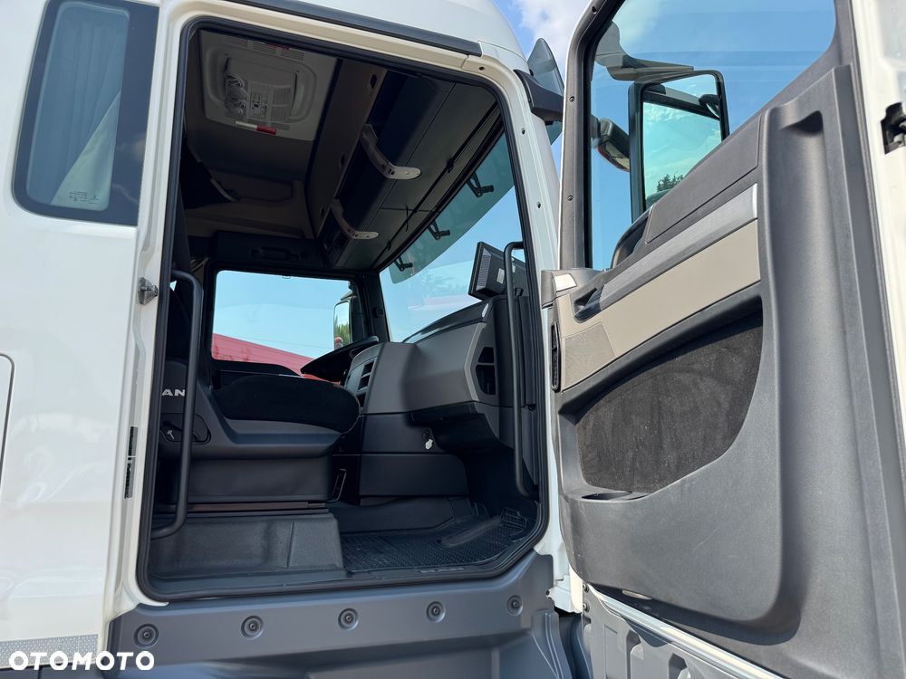 MAN TGX - 33