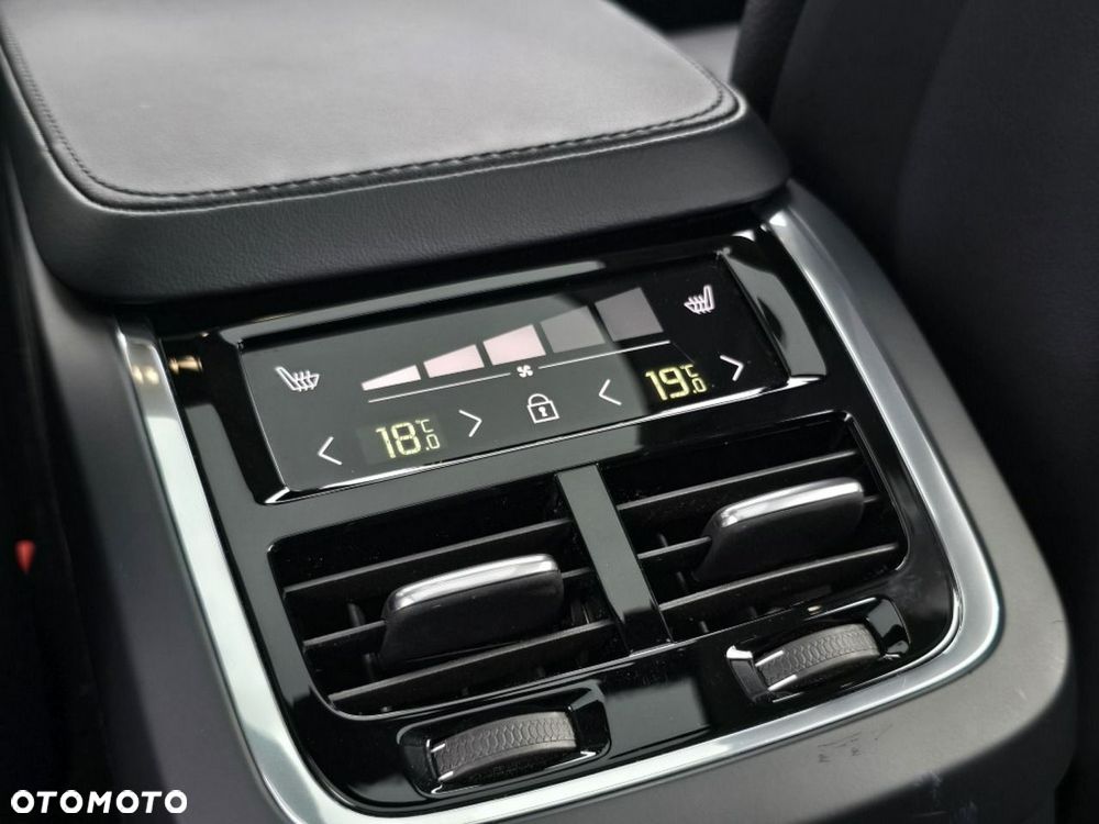 Volvo XC 90 T8 AWD Plug-In Hybrid Plus Bright 7os - 26