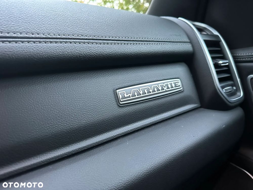RAM 1500 Crew Cab Laramie - 16