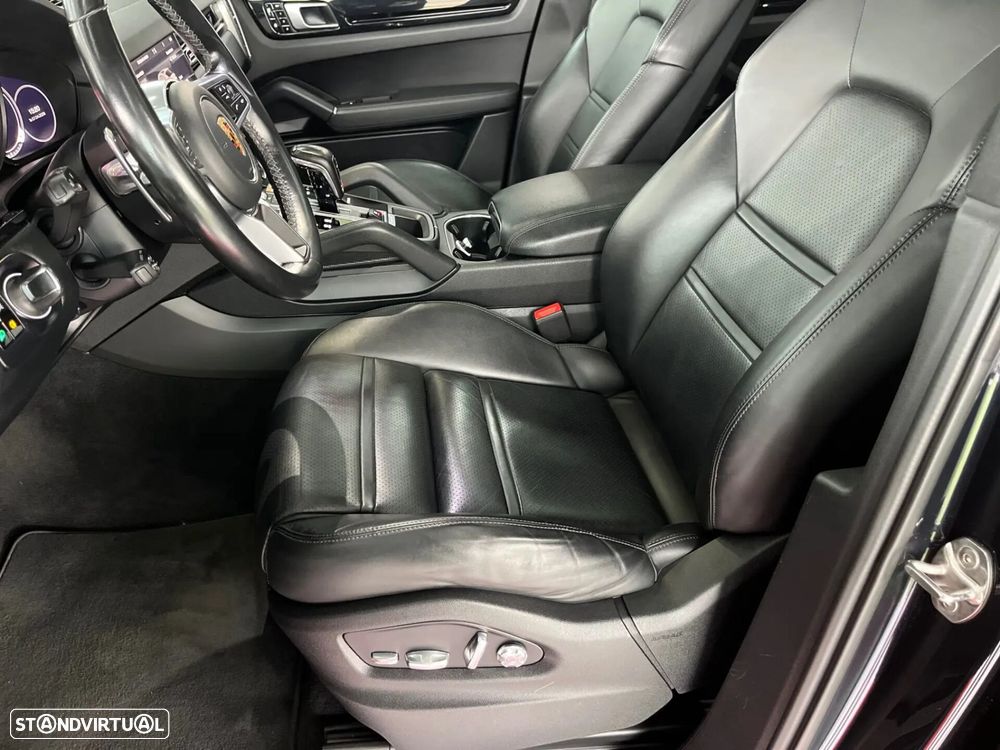 Porsche Cayenne Coupé E-Hybrid - 34