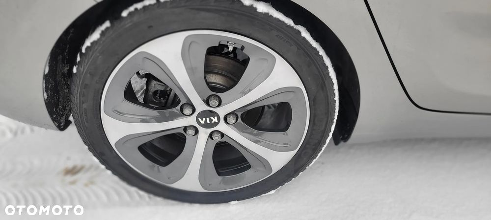 Kia Carens 1.7 CRDi 136 Fifa World Cup Edition - 35