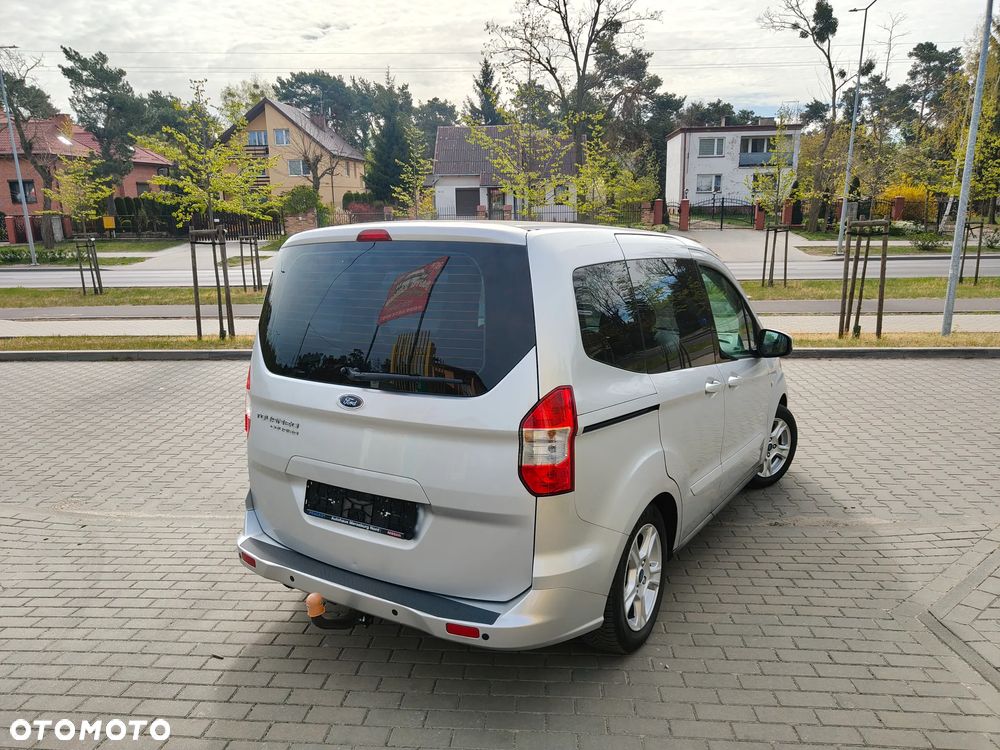Ford Tourneo Courier 1.5 TDCi S&S Ambiente - 11