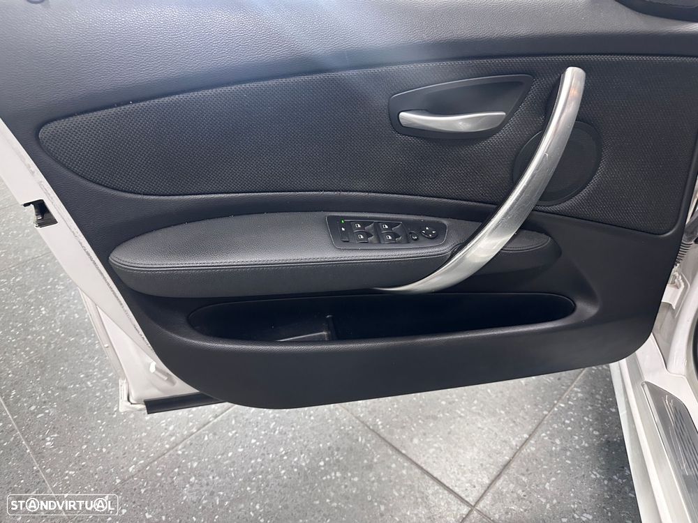 BMW 118 d Pack M - 17