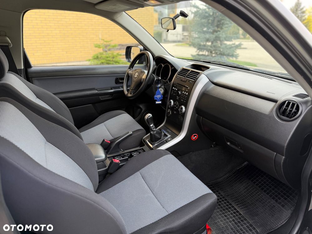 Suzuki Grand Vitara 1.6 - 23