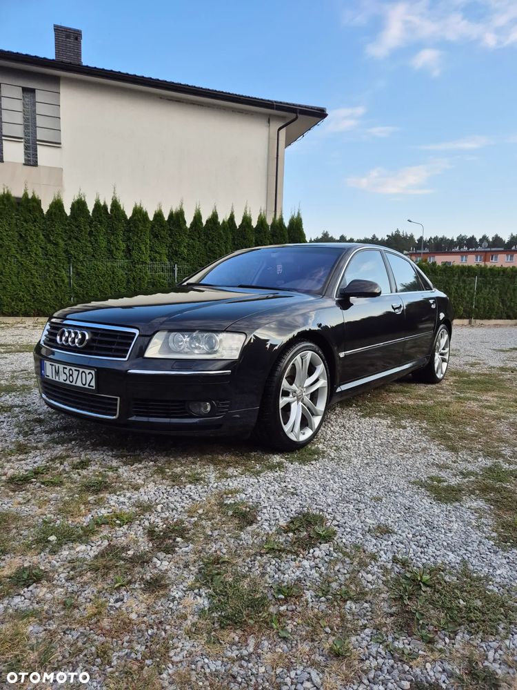 Audi A8 4.2 Quattro - 1