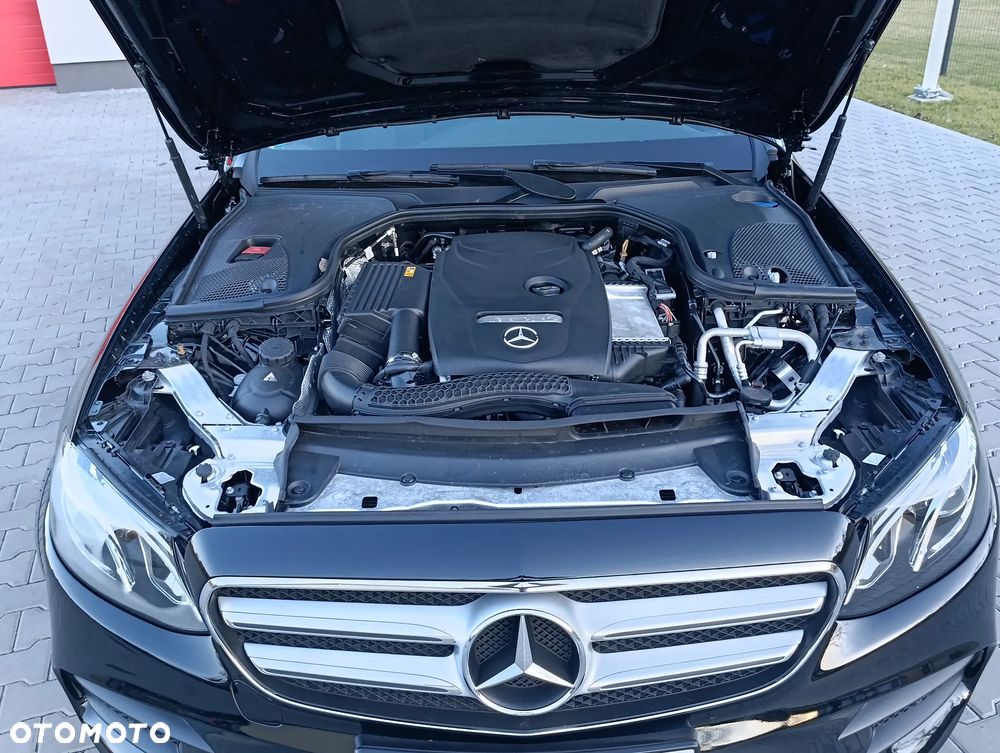 Mercedes-Benz Klasa E 200 9G-TRONIC AMG Line - 12