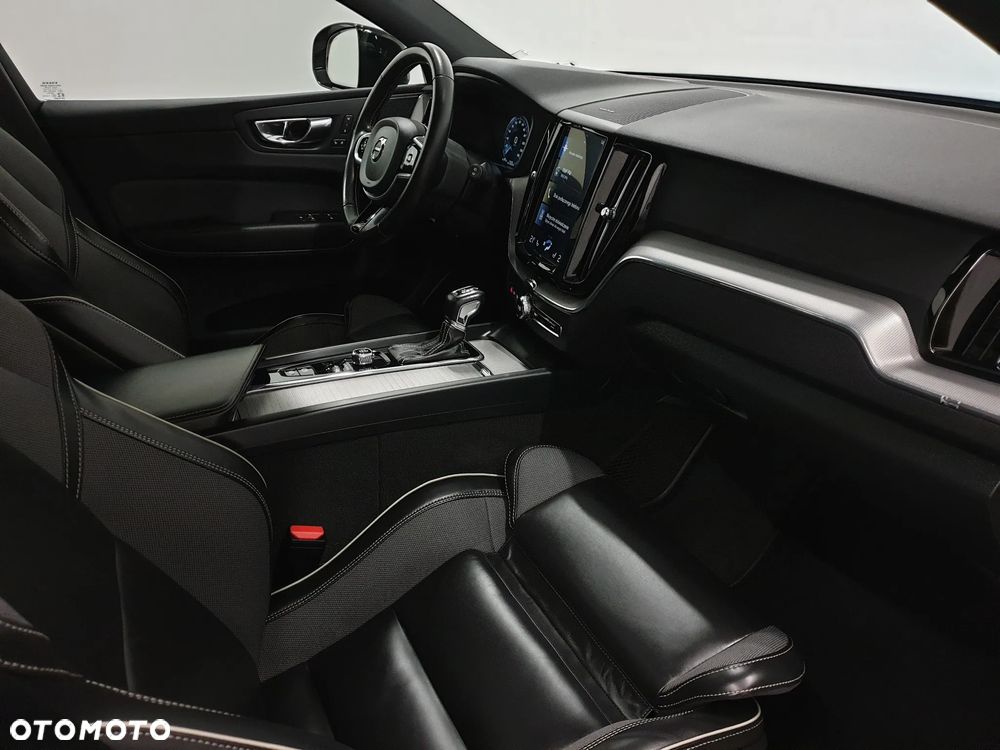Volvo XC 60 D4 R-Design - 25