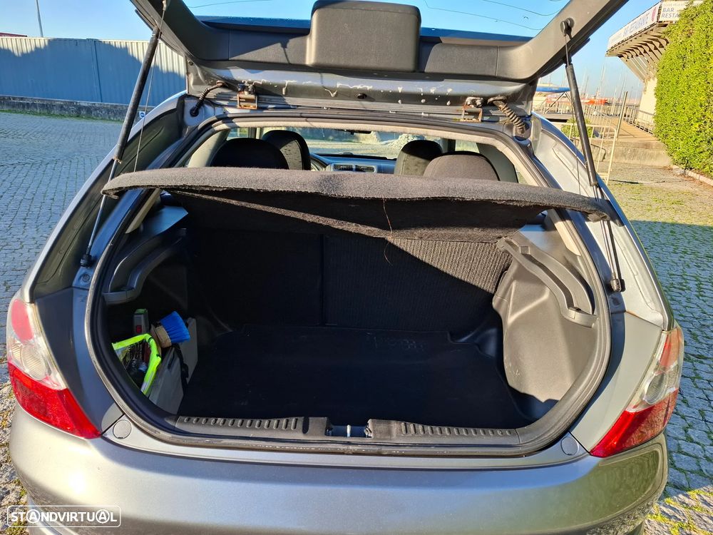 Honda Civic 1.4 Sport - 12