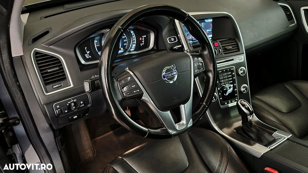 Volvo XC 60 D4 Geartronic Summum - 24