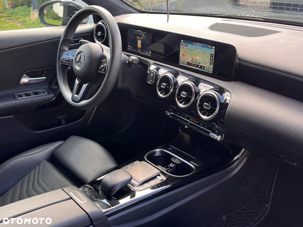 Mercedes-Benz Klasa A 180 7G-DCT Style - 21