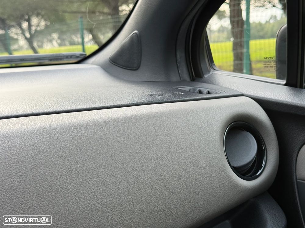 Toyota Yaris 1.5 HSD Square Collec.Bronze - 46