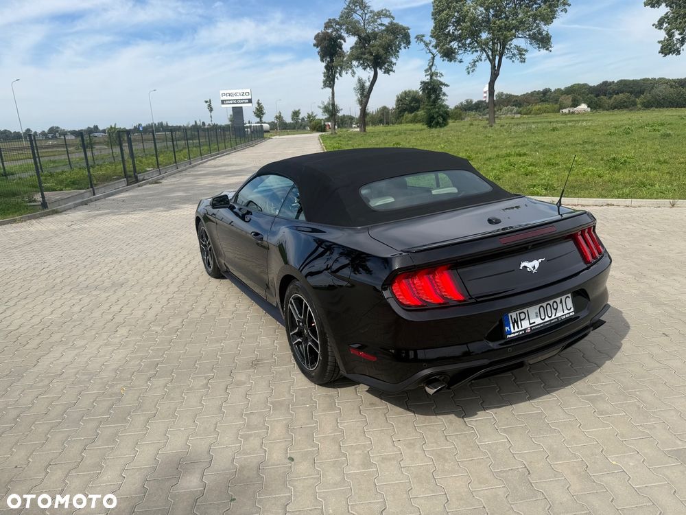Ford Mustang - 16