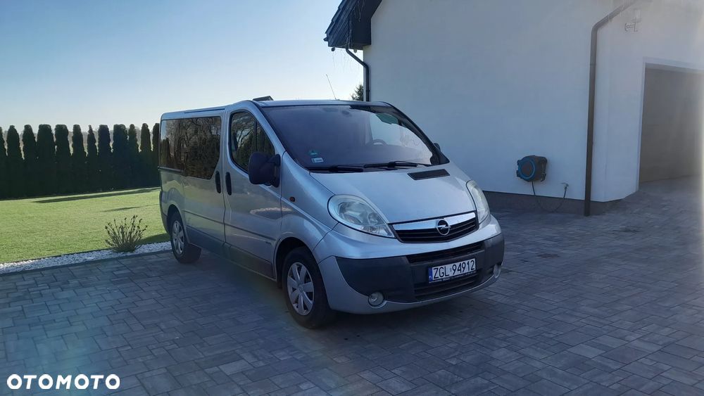 Opel Vivaro - 1