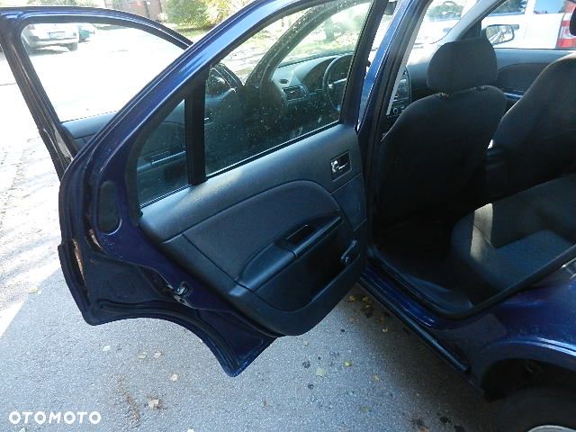 Ford Mondeo 1.8 Trend X - 22