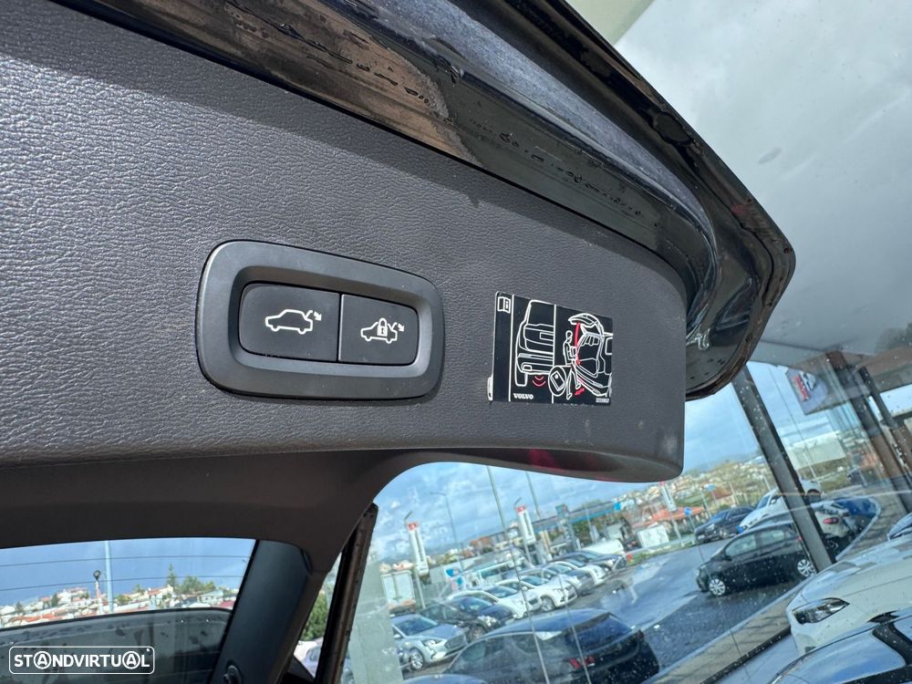 Volvo XC 40 1.5 T3 Momentum - 11