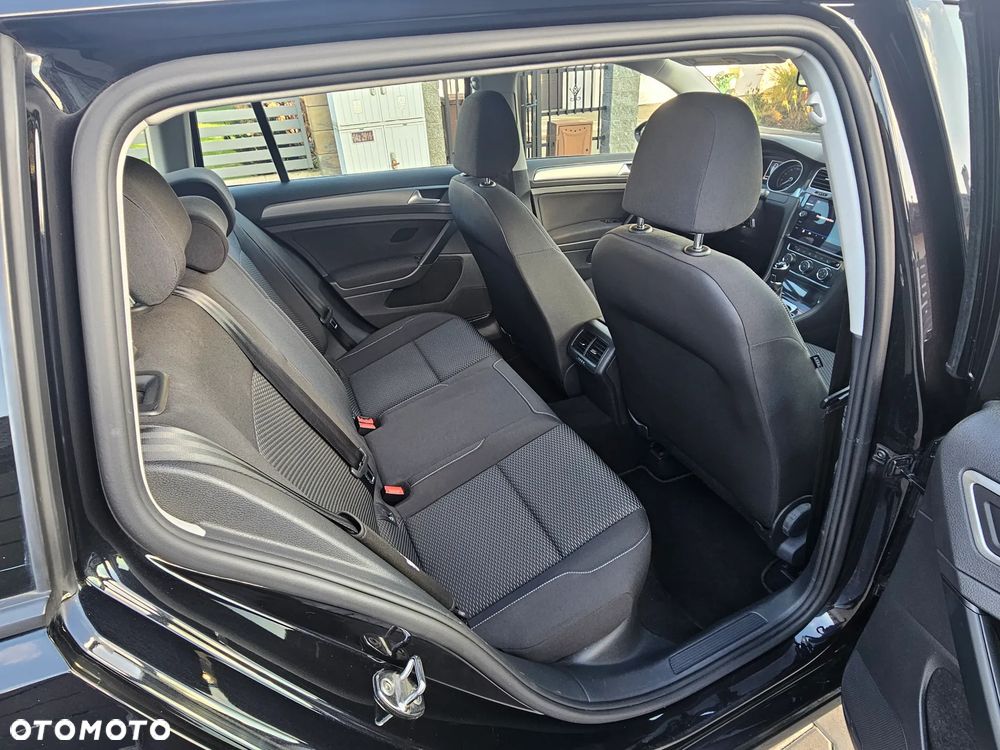 Volkswagen Golf - 11