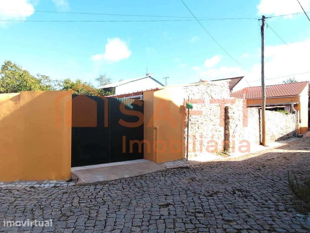 MORADIA T3 COM JARDIM, OFICINA E ESTACIONAMENTO. - Grande imagem: 3/58