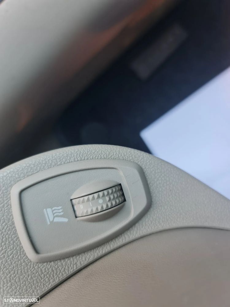 Renault Laguna 2.0 dCi Initiale Aut. - 36