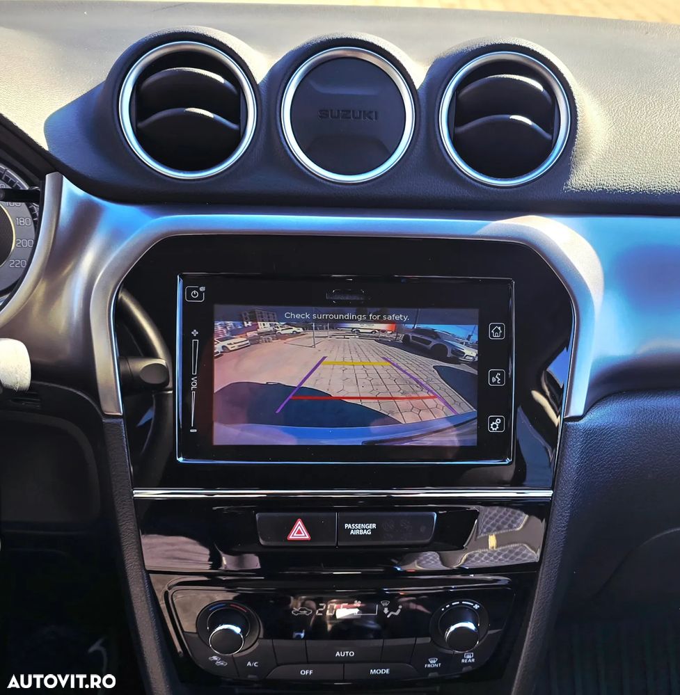 Suzuki Vitara 1.4 Boosterjet AllGrip MHEV Passion - 14