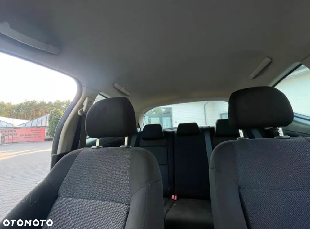 Peugeot 207 - 10