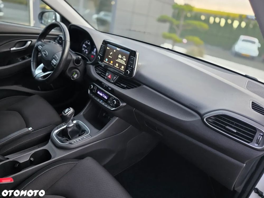 Hyundai i30 1.6 D Comfort - 14