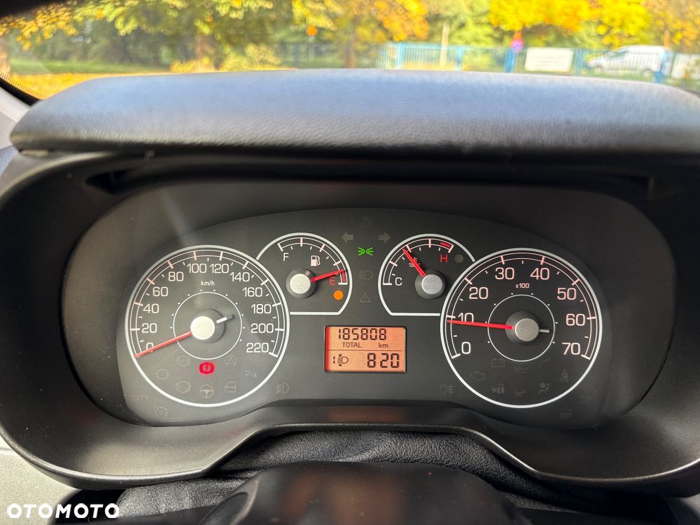 Fiat Grande Punto 1.4 8V - 16