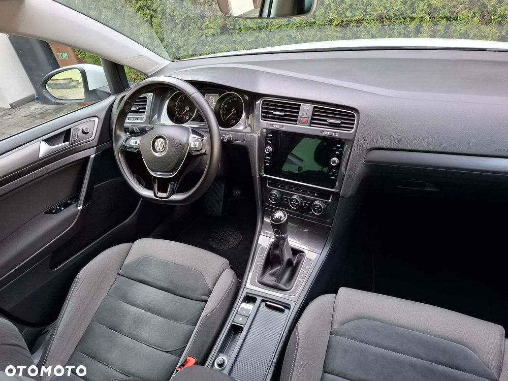 Volkswagen Golf 1.5 TSI OPF R-Line - 17