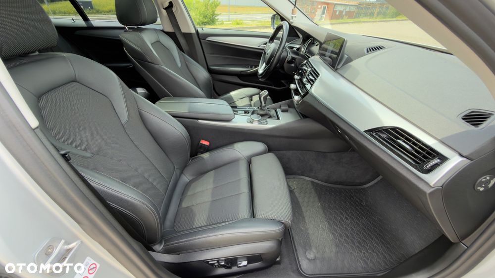 BMW Seria 5 520d Sport Line - 10