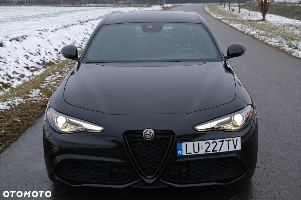 Alfa Romeo Giulia 2.0 Turbo 16V AT8 Veloce - 3