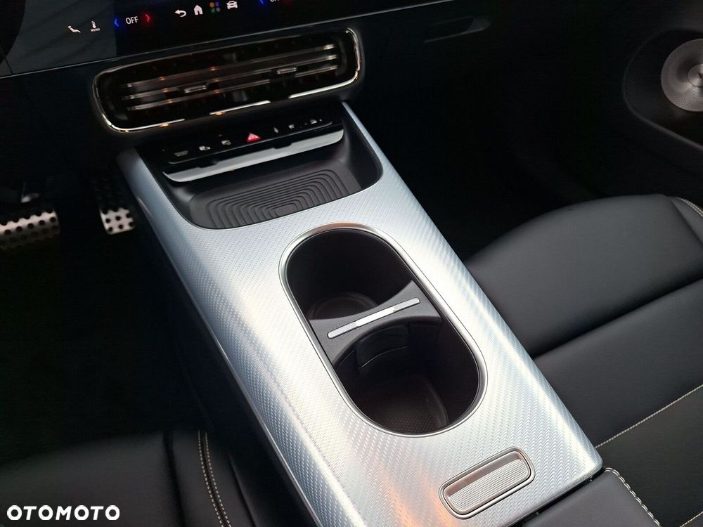 Mercedes-Benz CLA - 24