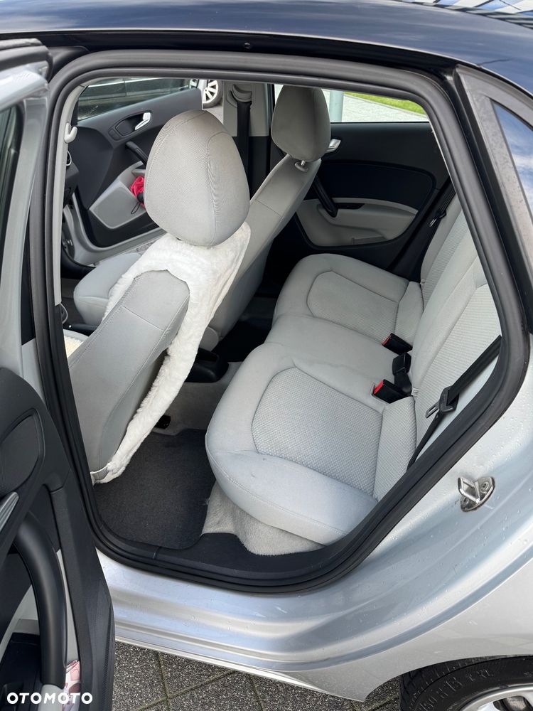 Audi A1 1.6 TDI S tronic Attraction - 13