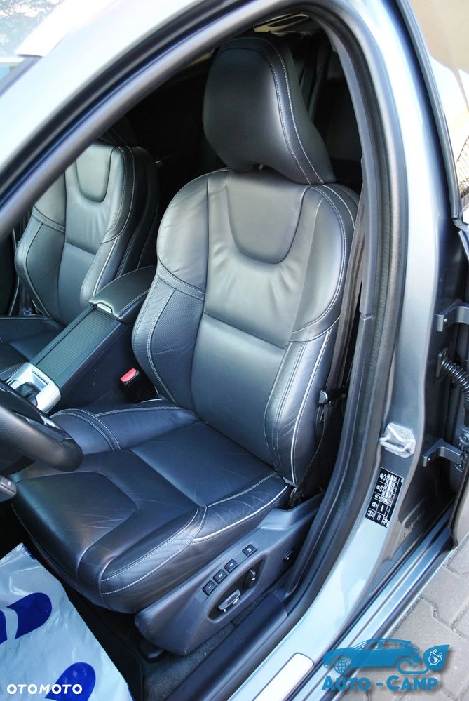 Volvo V60 D6 AWD Plug-in Hybrid R-Design Summum - 20