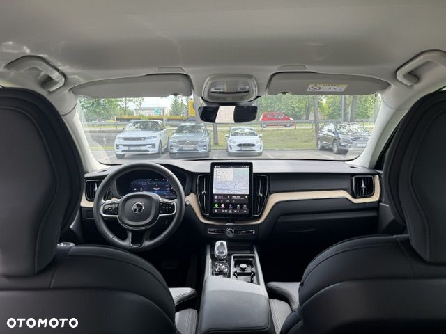 Volvo XC 60 B5 B AWD Plus Dark - 26
