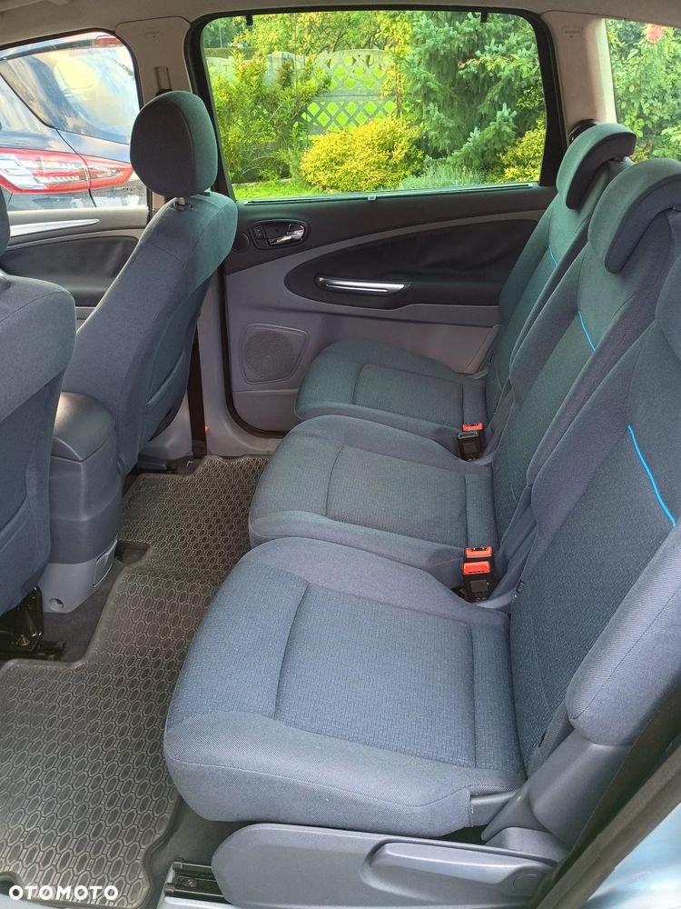 Ford S-Max - 13