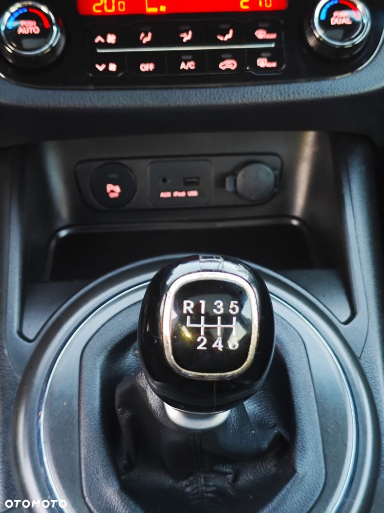 Kia Sportage 1.7 CRDI 2WD Attract - 23