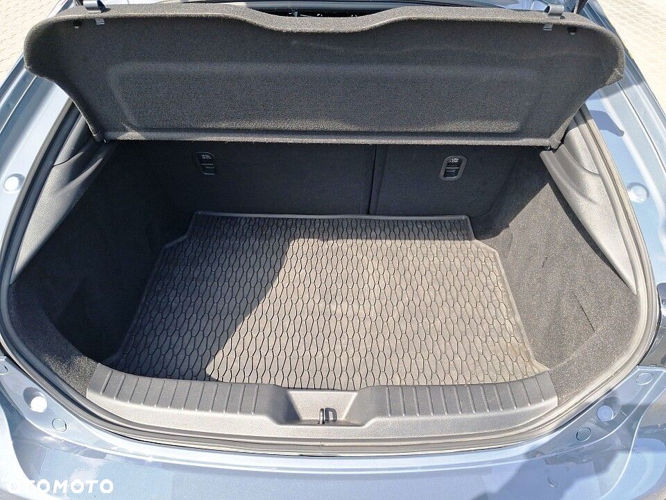 Mazda 3 - 8